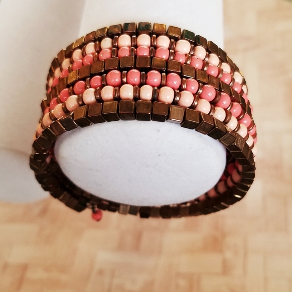 Beaded Coil "Slinky like "Bracelet - Picture 4 of 4